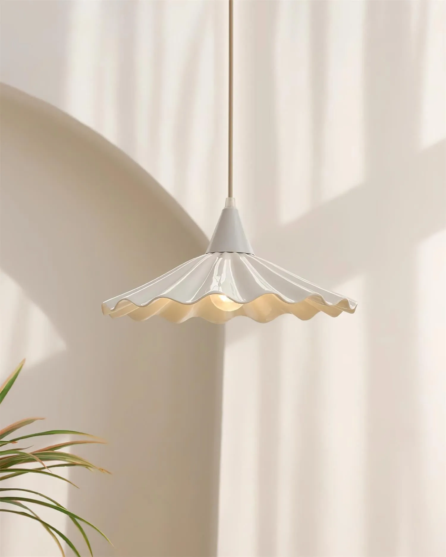 Ruffles Pendant Lamp P016