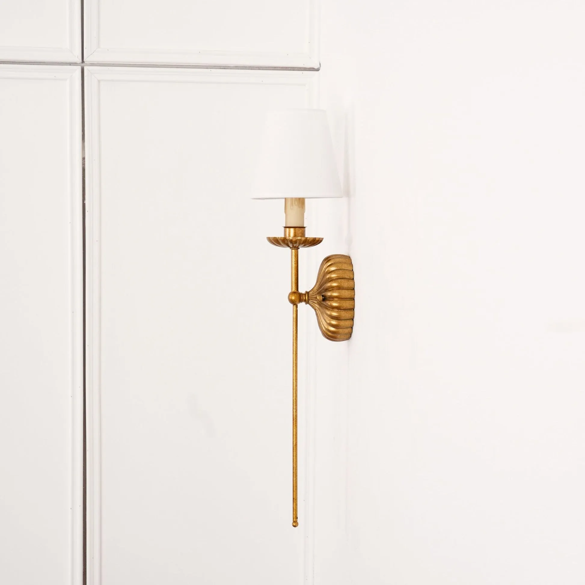 Catina Industrial Metal Grid Wall Lamp – Modern Sconce for Living Room T059