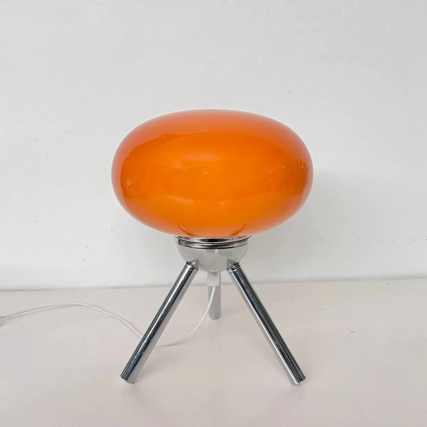 Bauhaus Tripod Glass Table Lamp S25