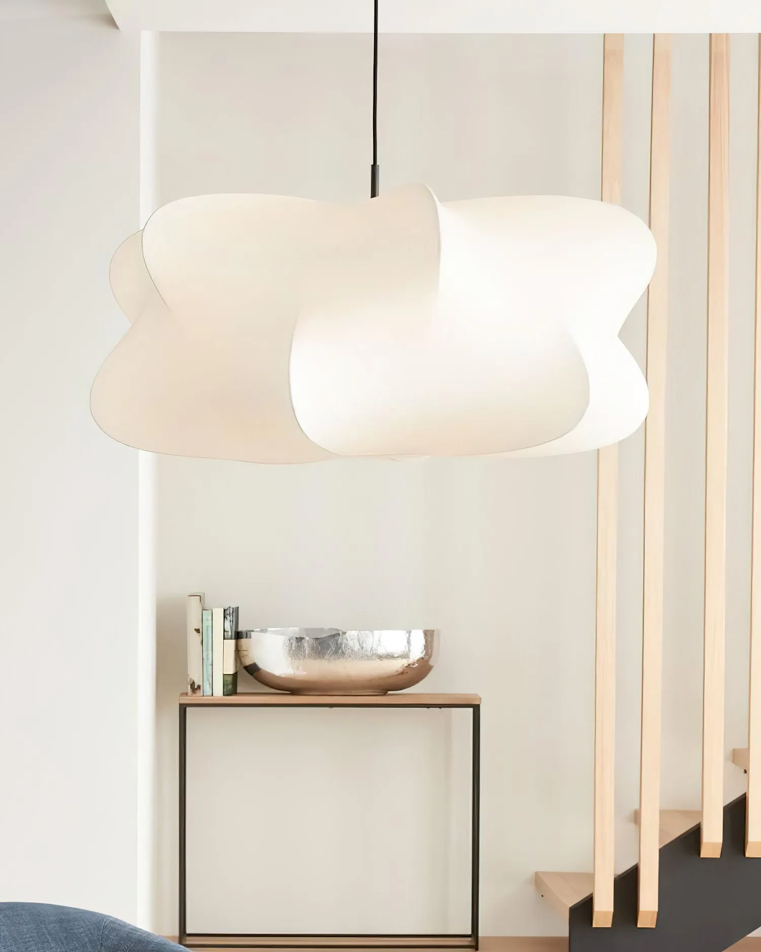 Sleek Modern Pendant Light - Adjustable Suspension for Dining Rooms M57