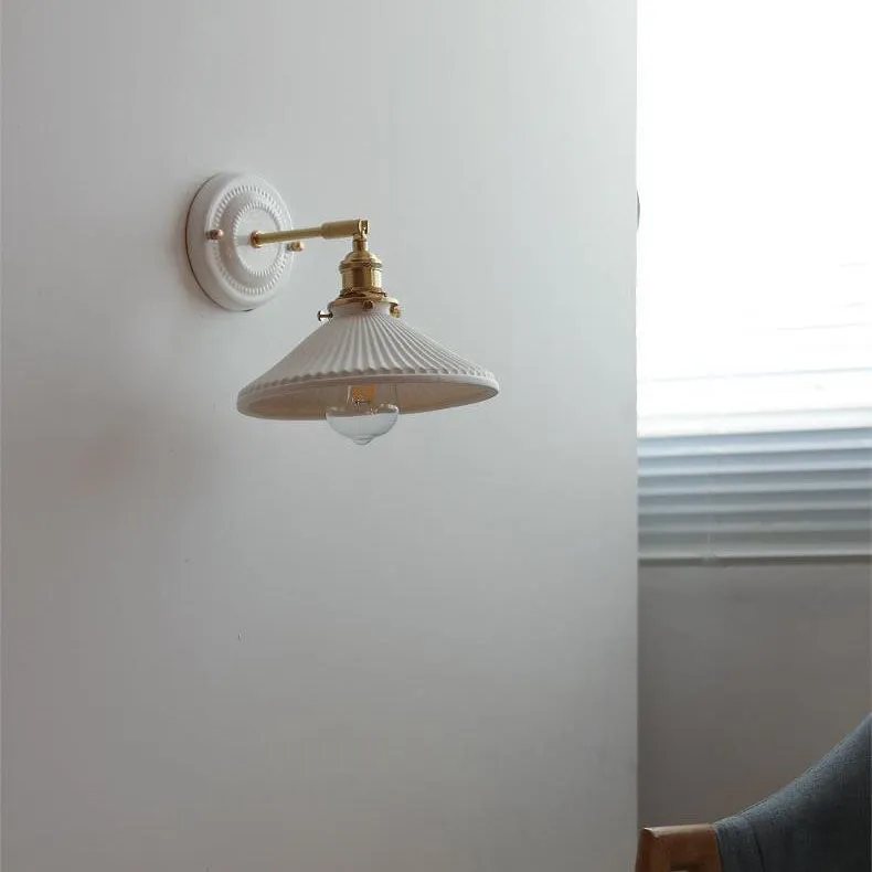 Vintage Ceramic & Brass Wall Sconce – Elegant Lighting for Bedrooms & Hallways T265