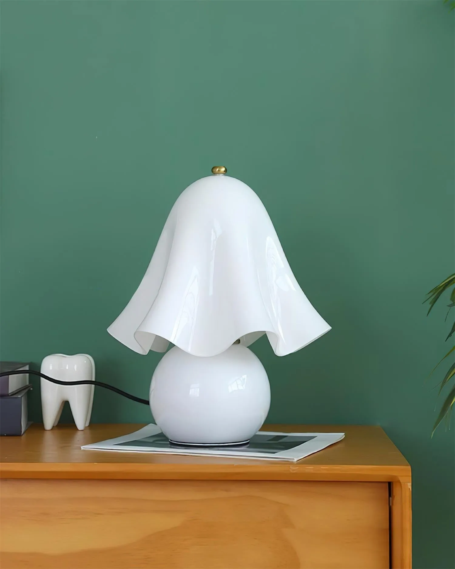 Bellina Sculptural Bell Flower Table Lamp - Accent Lighting for Room T281