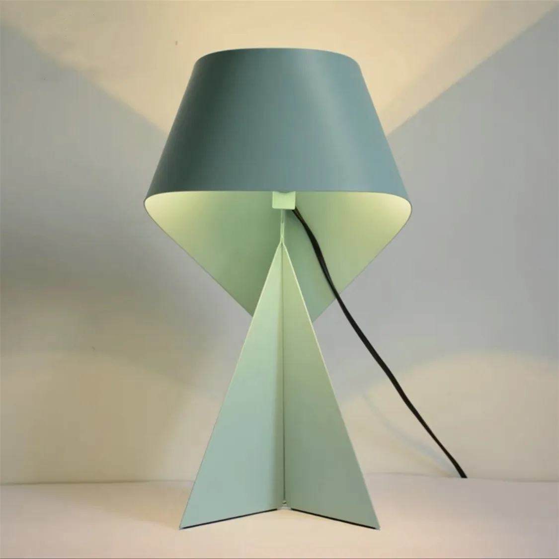 AIR Table Lamp