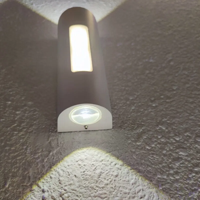Modern LED IP65 Waterproof Outdoor Light T1996
