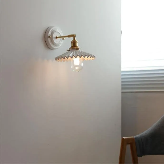 Vintage Ceramic & Brass Wall Sconce – Elegant Lighting for Bedrooms & Hallways T265
