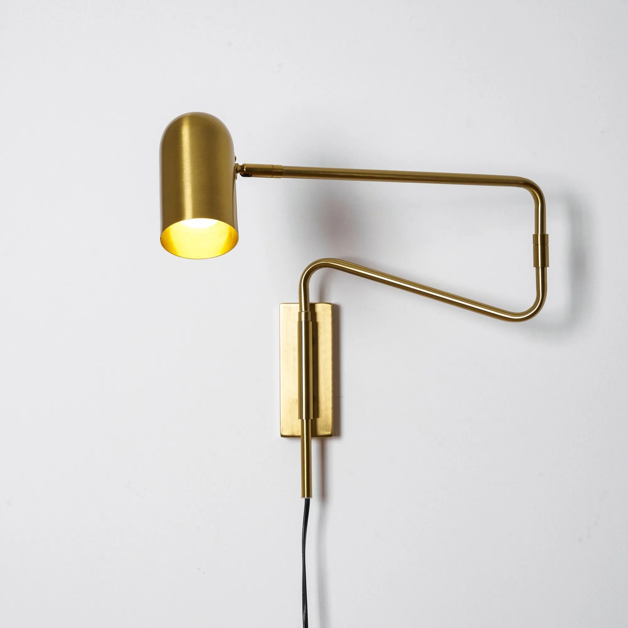Adjustable Arm Plug In Wall Lamp T1595