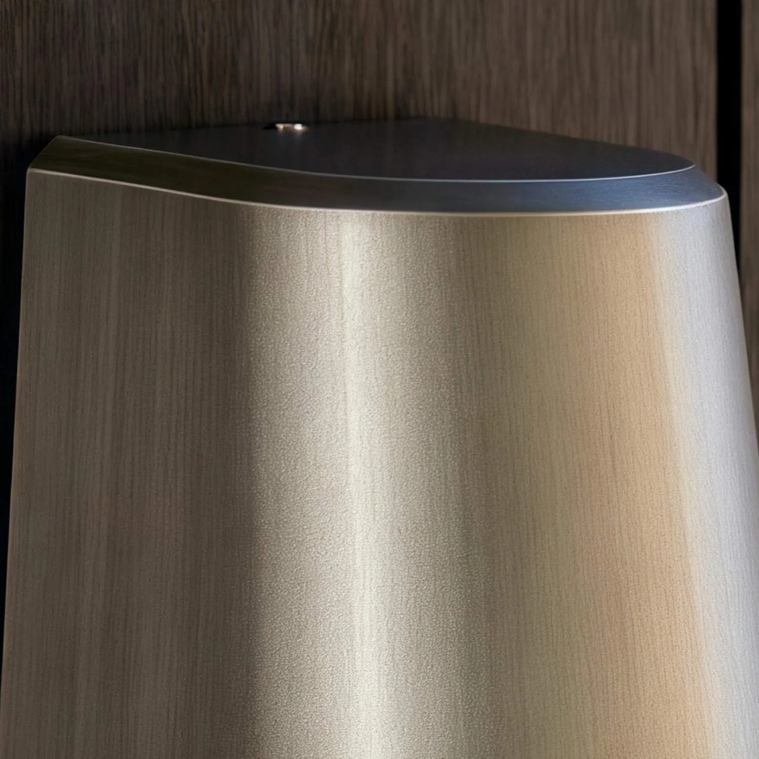 Rivathis Minimalist Metal Pewter Wall Lantern - Stylish Porch Fixture Ideal for Entry or Garden T894