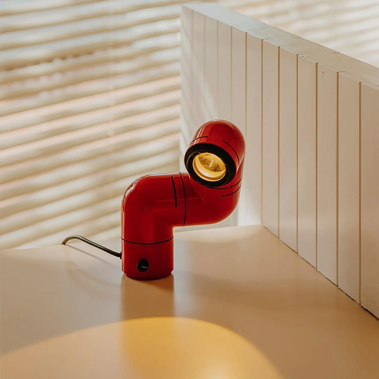 Red Tubular Table Lamp Suitable For Bedroom M504