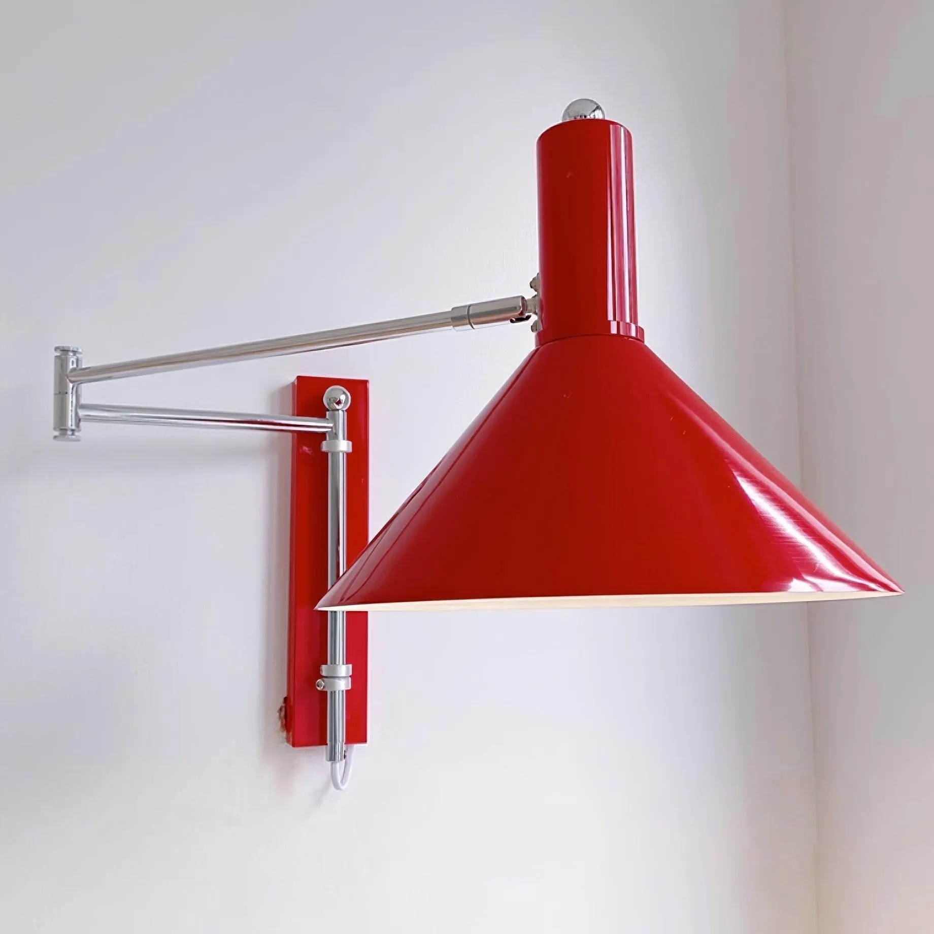 Classic Modern Swing Arm Adjustable Bedside Reading Wall Lamp M19