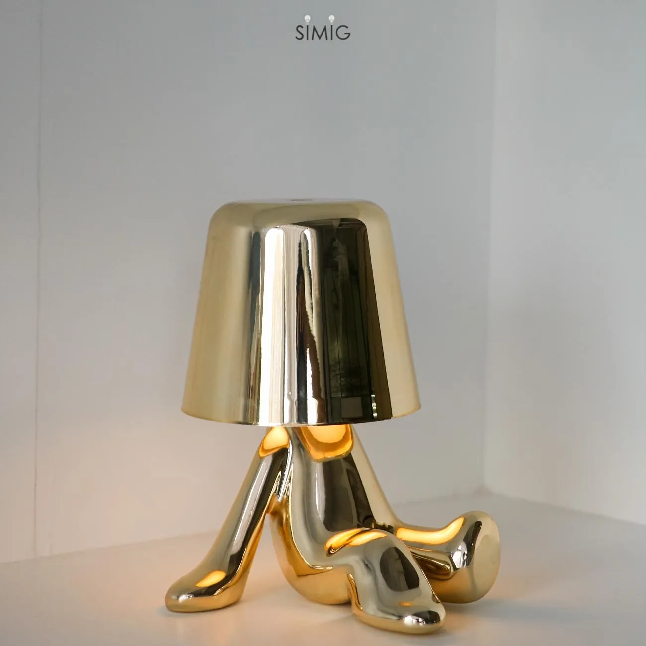 Aurabrova Human Figure Table Lamp - Modern Sculptural Design for Living Room