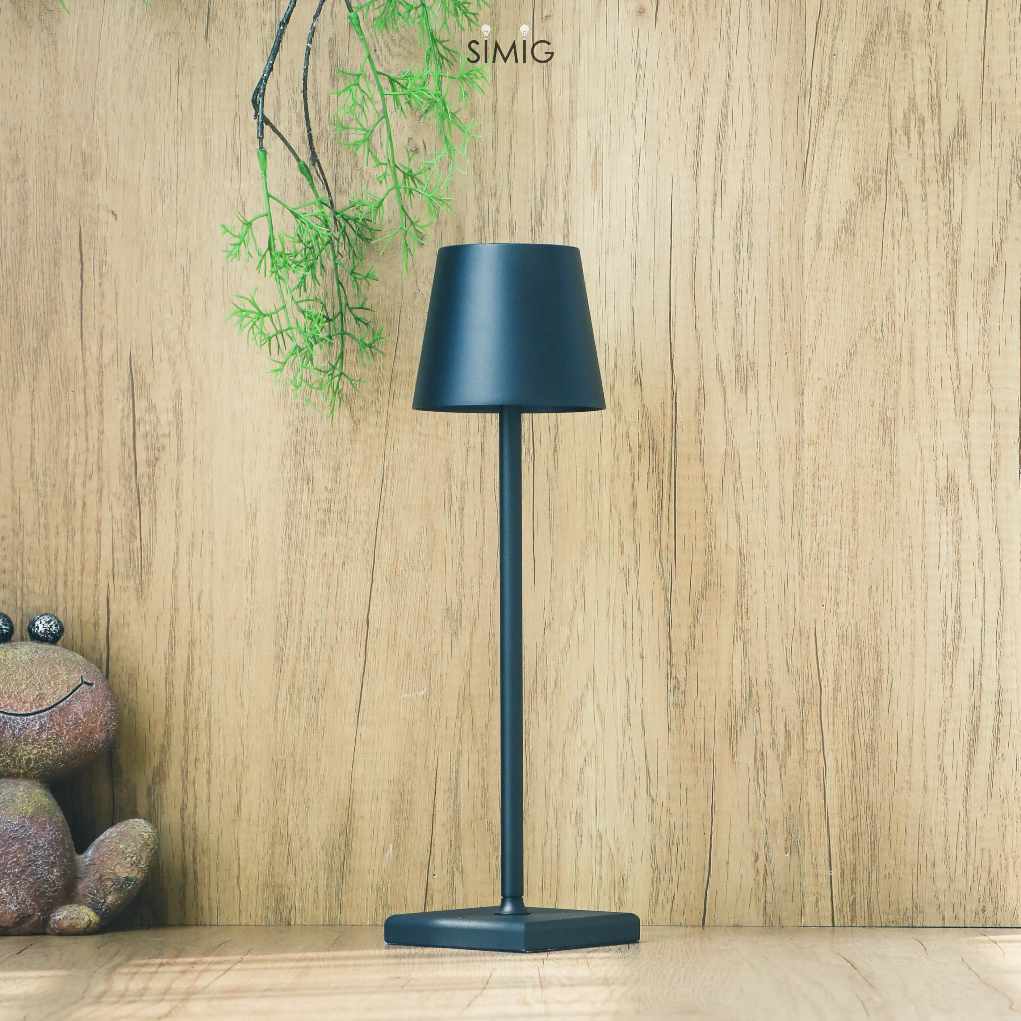 Cordless Rechargeable LED Table Lamp S18