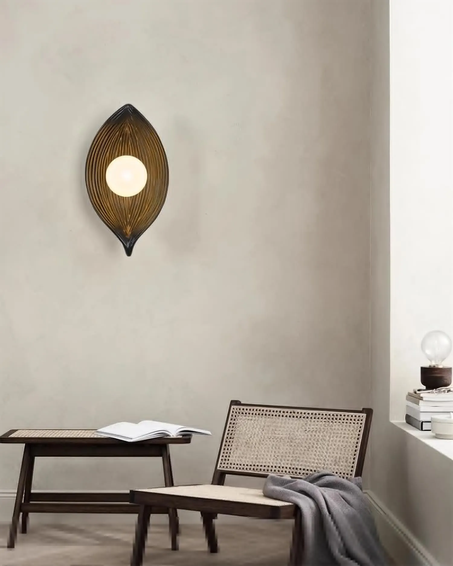 Contemporary Nordic Leaf Resin Wall Light M268