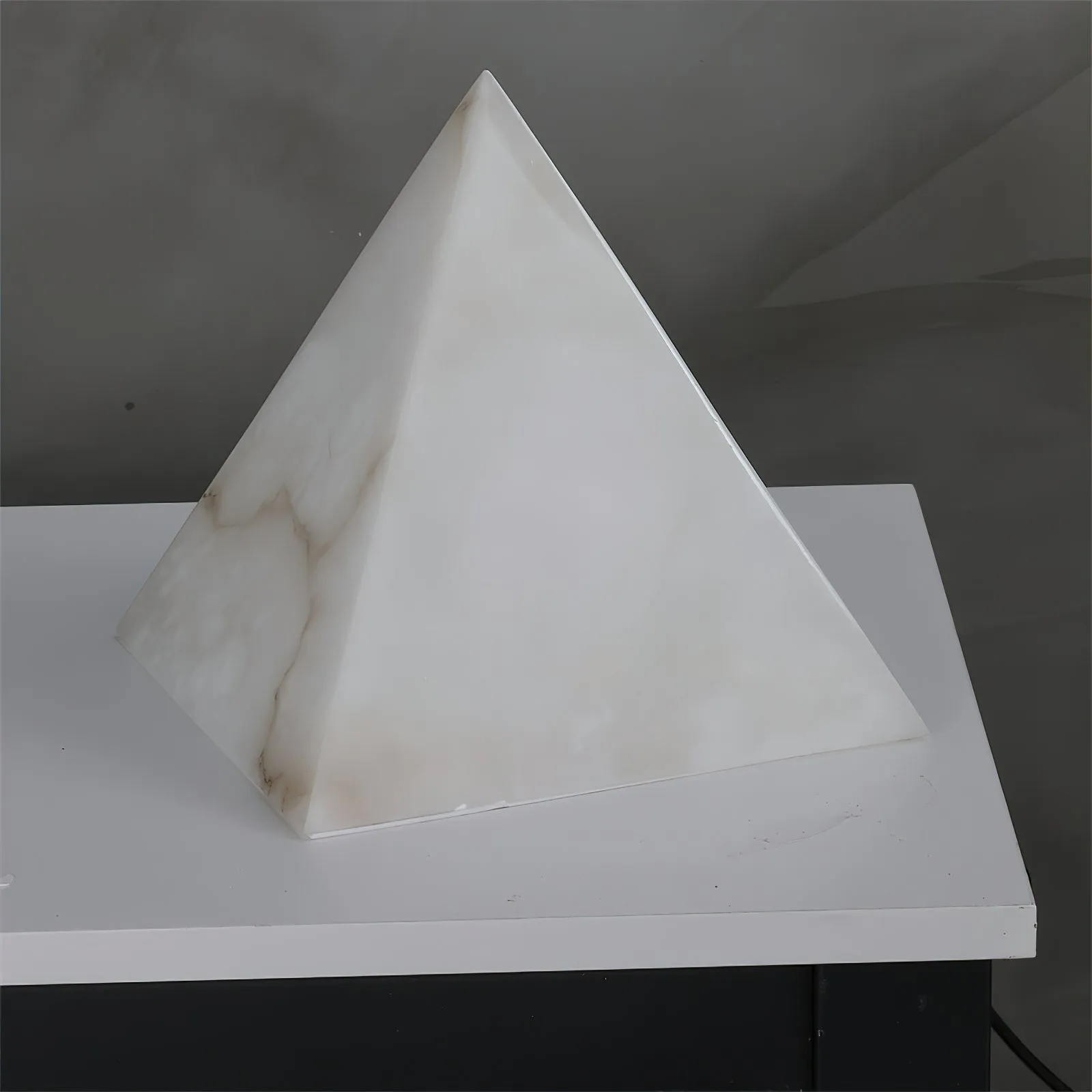 Alabaster Pyramid Table Lamp T1652