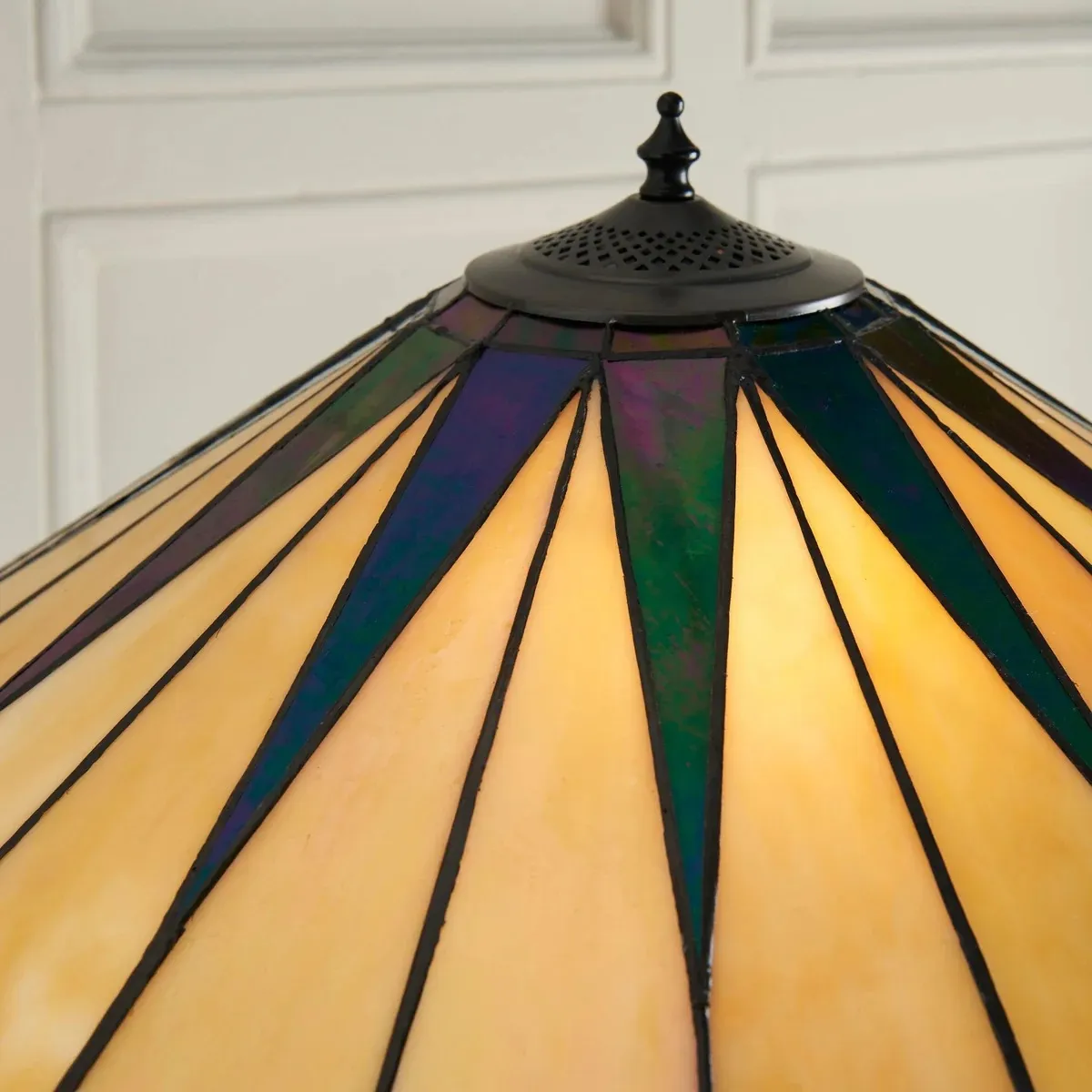 TF Dark Star Tiffany Style Geometric Shade Table Lamp for Bedroom and Accent Lighting T975