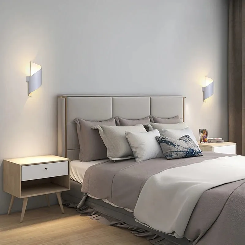Modern Curl Twisted LED Wall Light M38