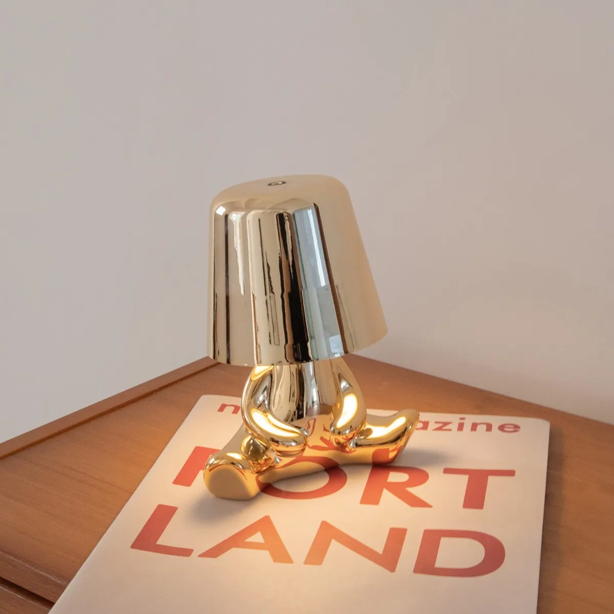 Aurabrova Human Figure Table Lamp - Modern Sculptural Design for Living Room