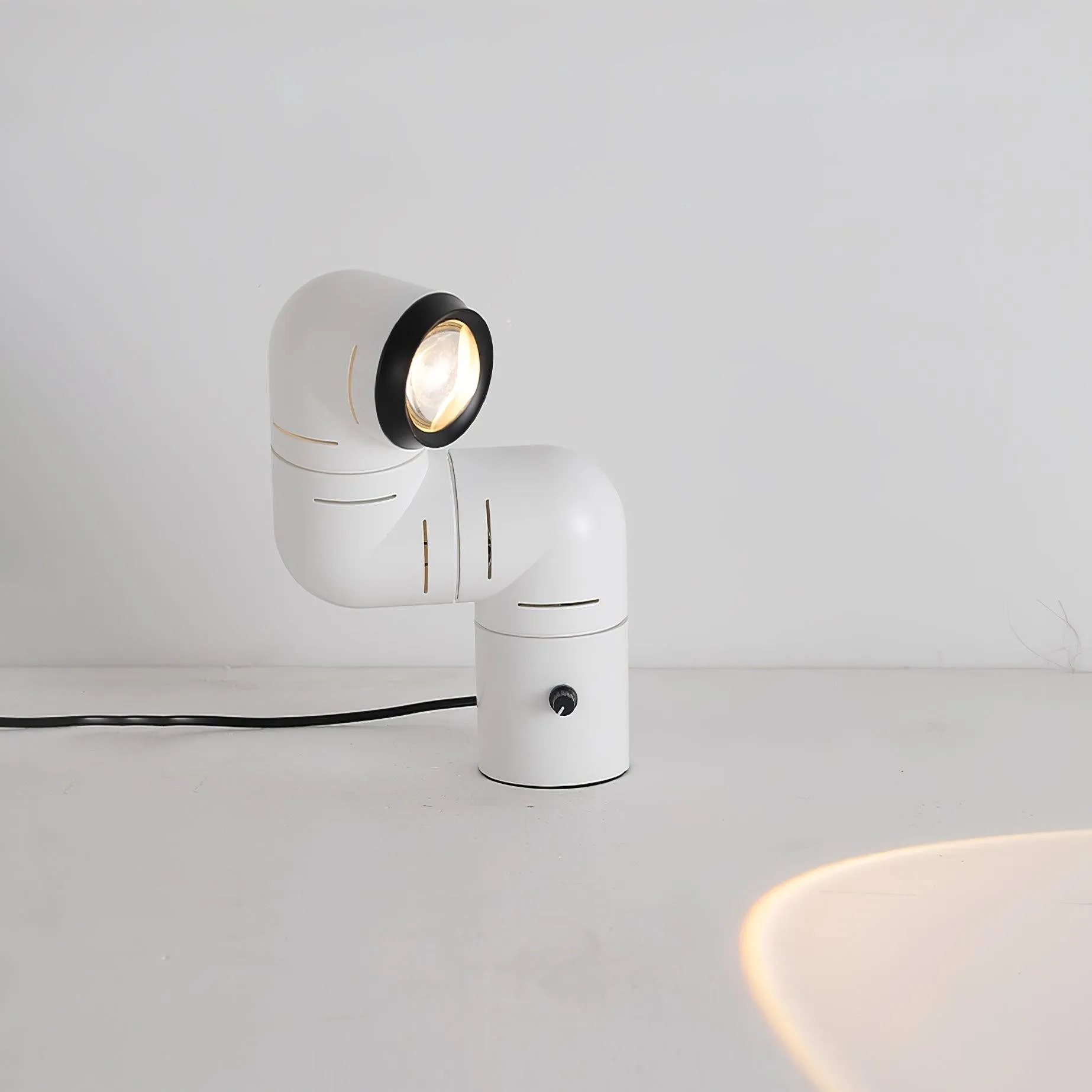 Red Tubular Table Lamp Suitable For Bedroom M504