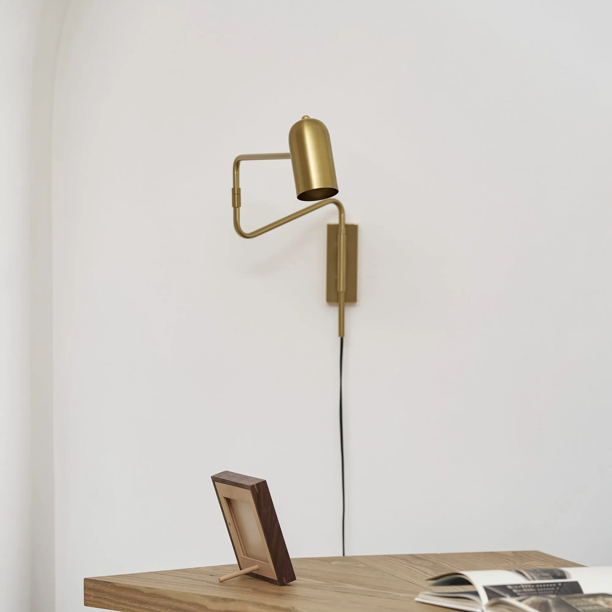 Adjustable Arm Plug In Wall Lamp T1595