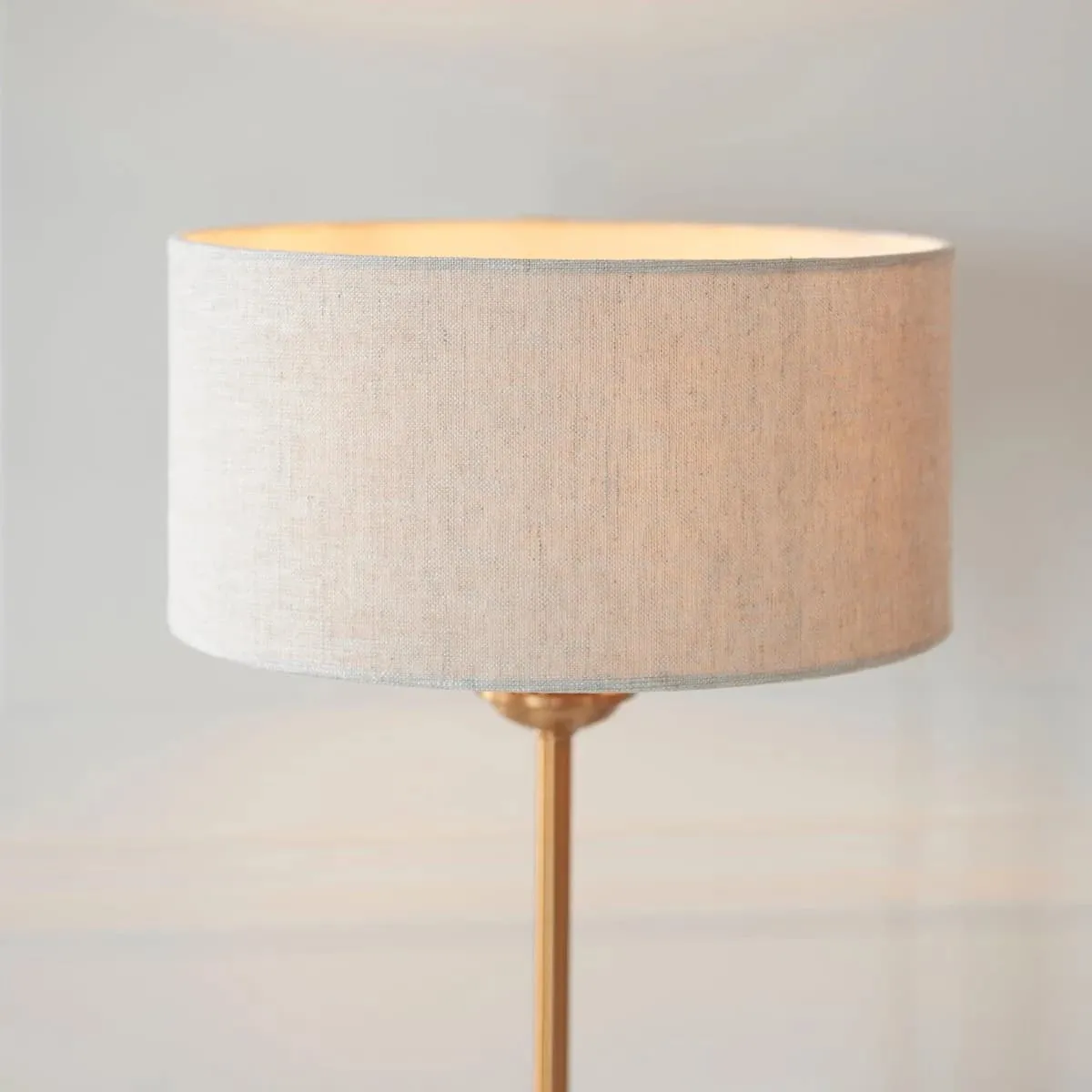 Tela 1‑Light and 3‑Light Table Lamp - Modern Linen & Metal for Bedside or Living Room T847