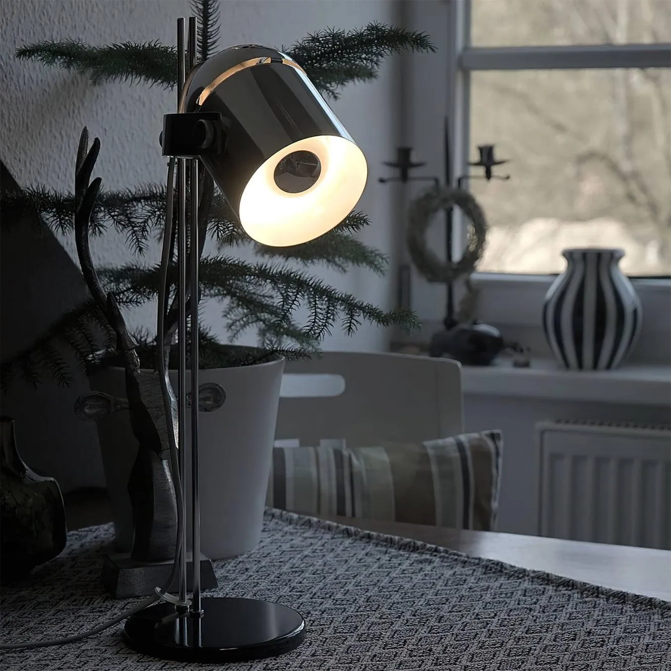 Adjusta Liftable Desk Lamp T1594