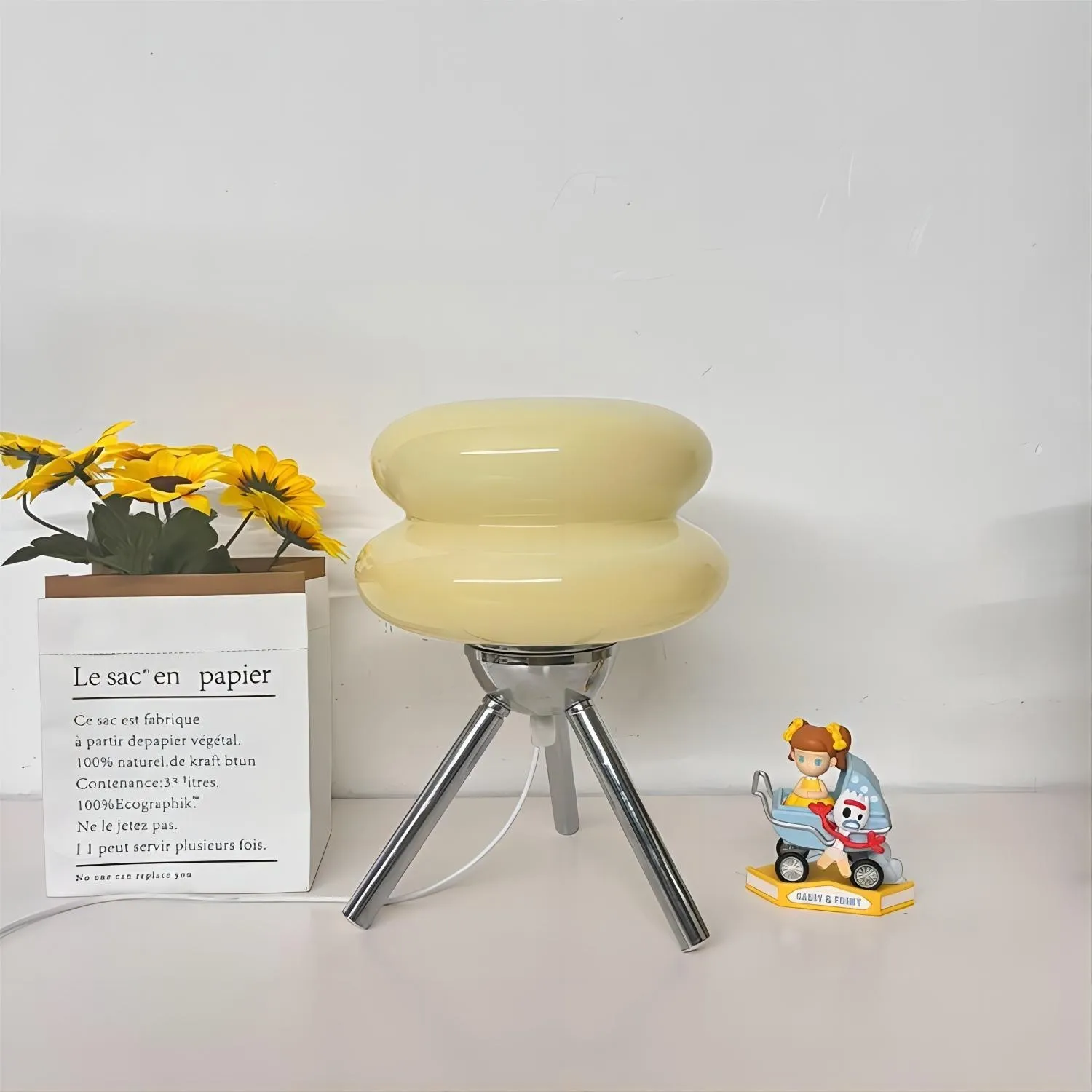 Lollipop Bauhaus Tripod Glass Table Lamp S26