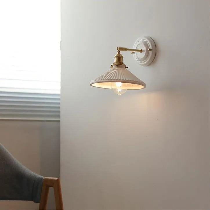 Vintage Ceramic & Brass Wall Sconce – Elegant Lighting for Bedrooms & Hallways T265