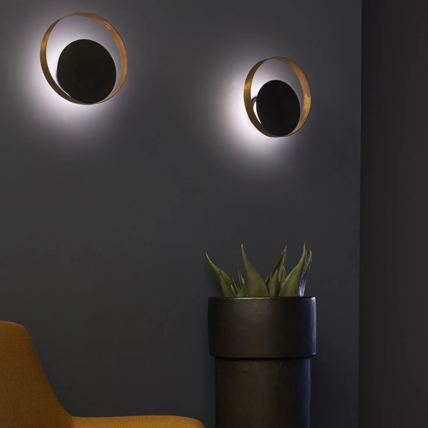 Circle Wall Lamp