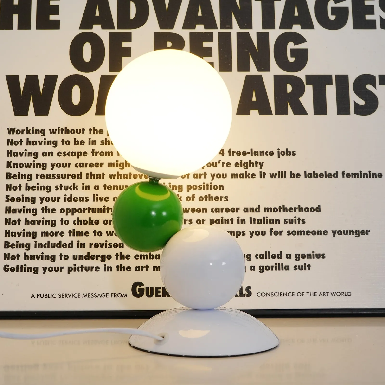 Colorful Design Acrylic Ball Table Lamp M101