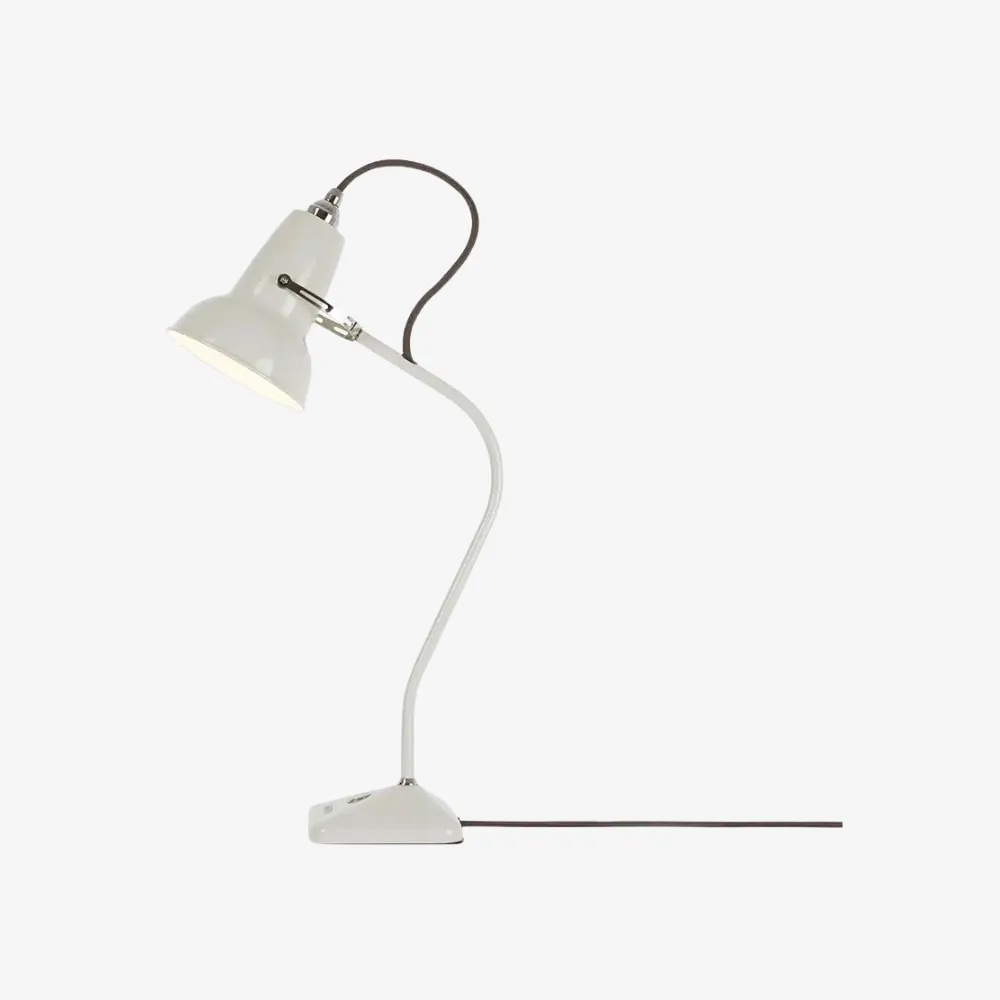 Modryx Pyramid Base Mini Table Lamp - Vintage Metal for Office T574