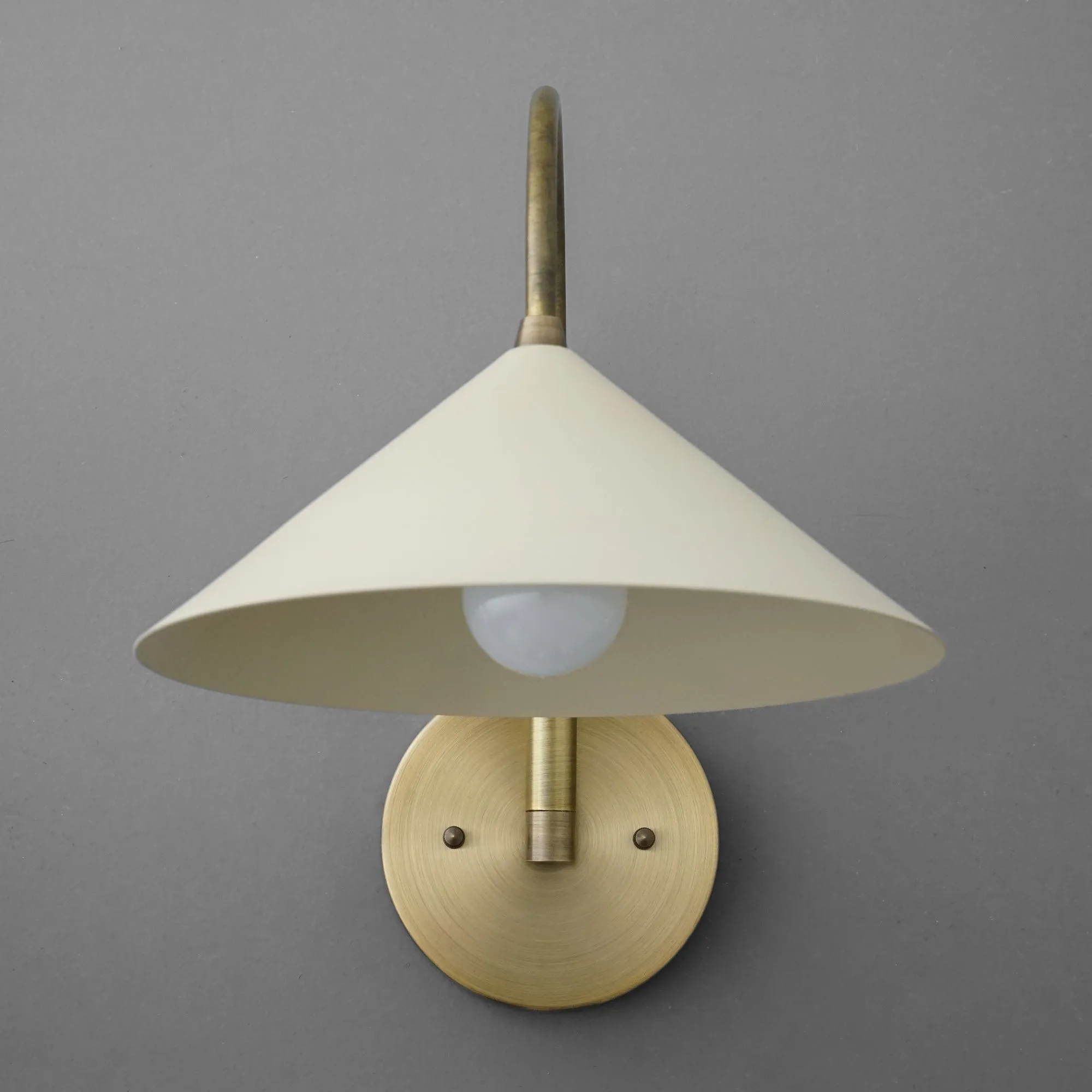 Curva Elegant Arc Cone Wall Sconce - Contemporary Reading Nook Wall Lighting T394
