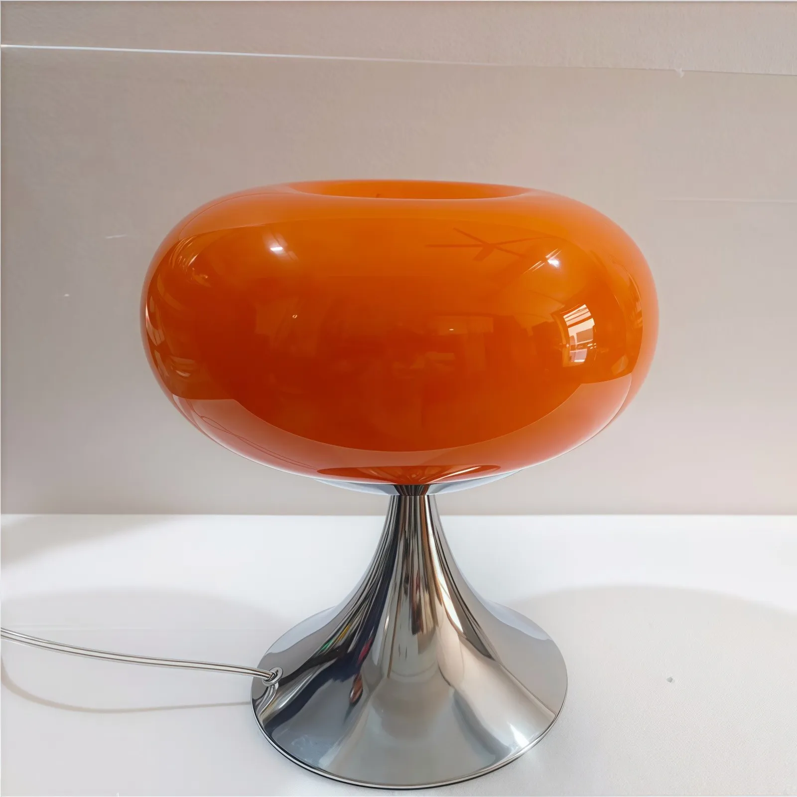 Lollora Bauhaus Apple Glass Table Lamp — Modern Desk & Bedside S171