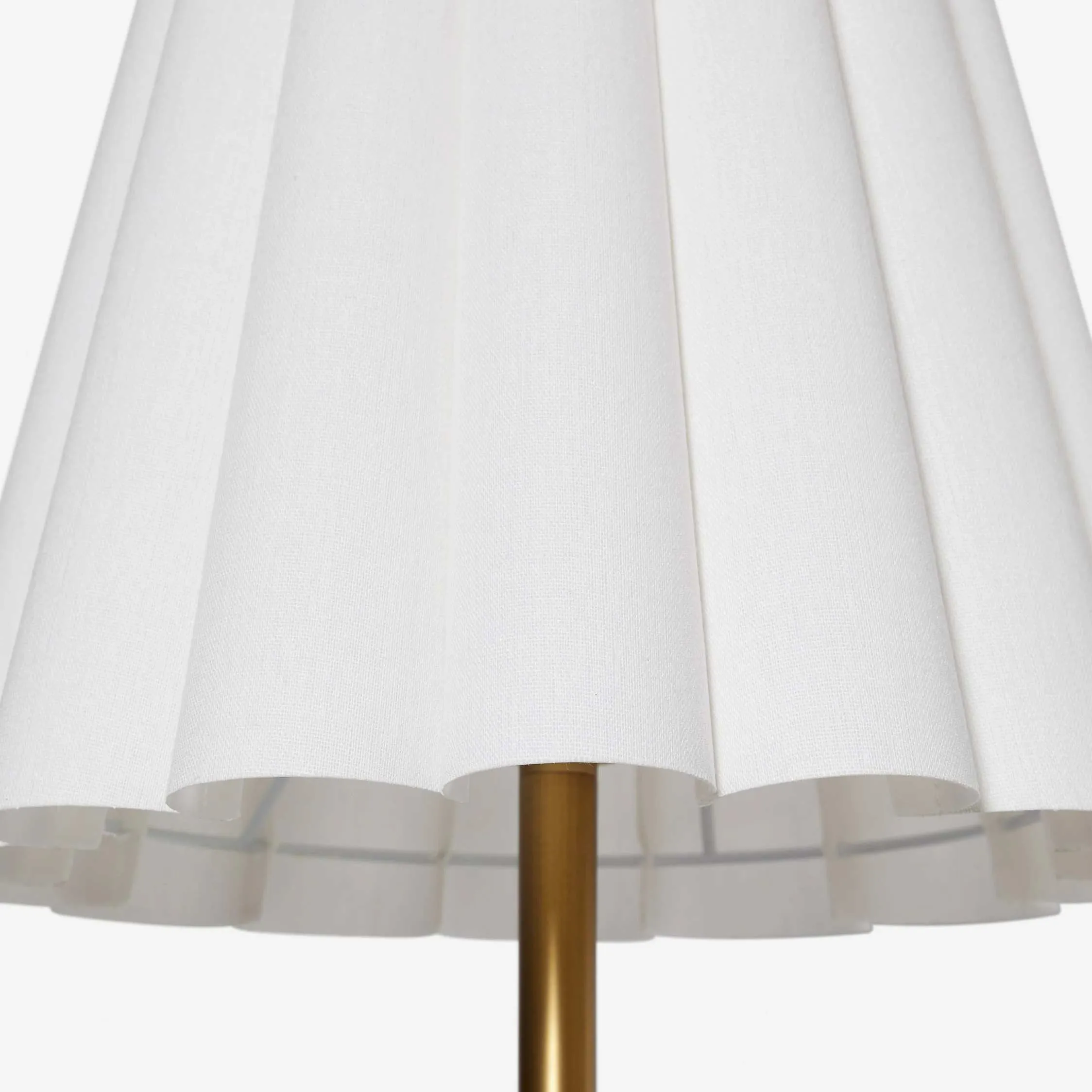 Ruffmeto Transitional Slim Table Lamp - Sculptural Shade Lighting for Living Room or Bedroom T672