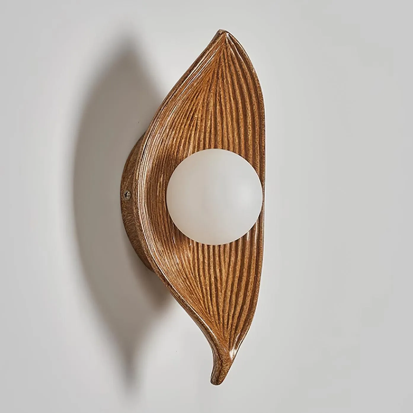 Contemporary Nordic Leaf Resin Wall Light M268