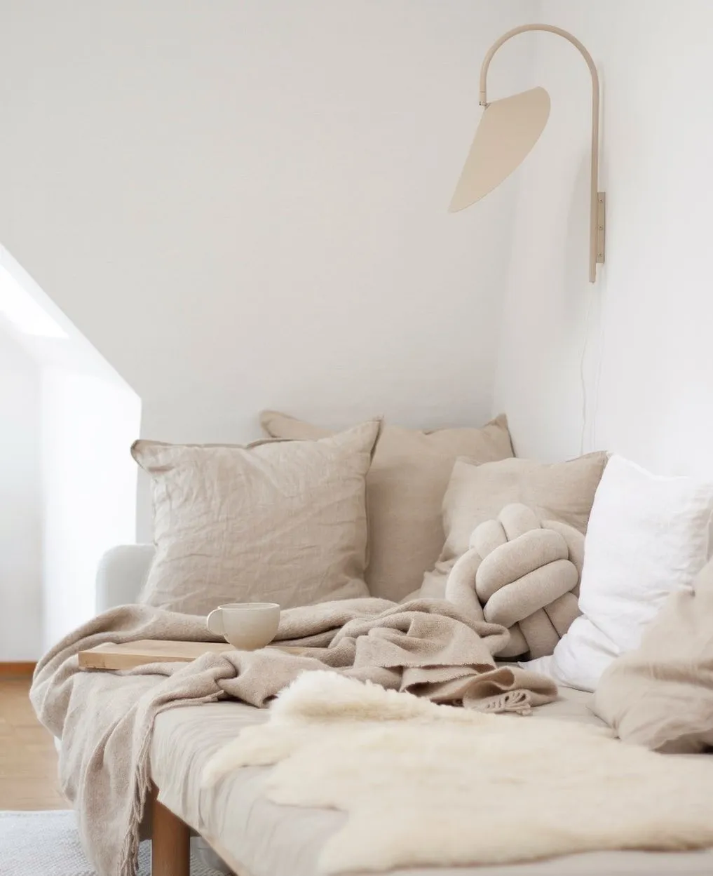 Nulavo Wall Lamp - Adjustable Nordic Style Wall Sconce for Office