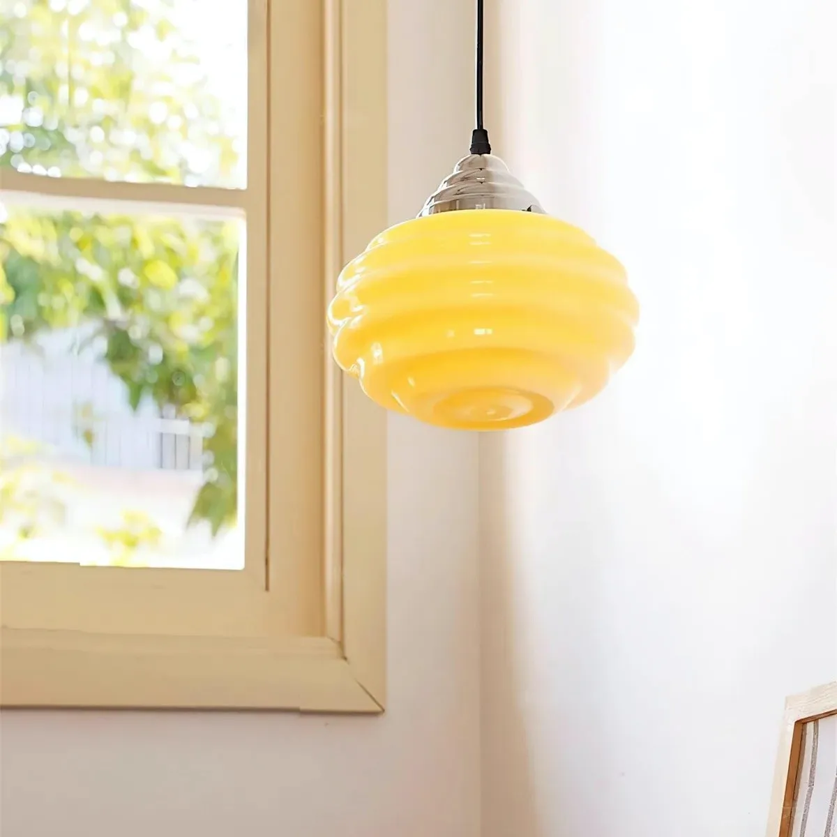 Vintage Ribbed Pendant Light – Glass & Metal Soft Illumination S235