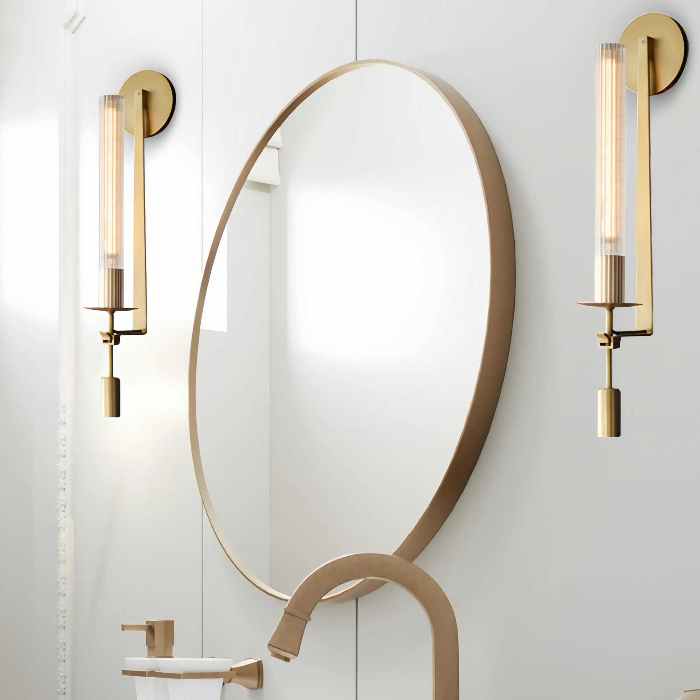 Ribbed Glass Wall Lamp with Slim Metal Base – Classic Meets Modern S229
