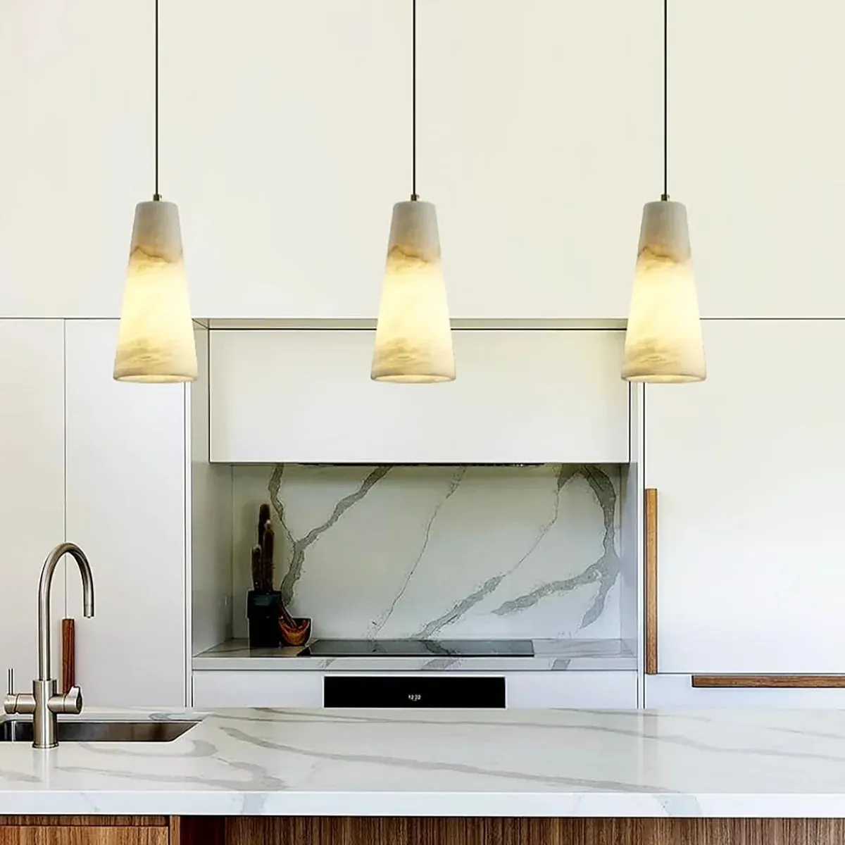 Aurora Pillar Alabaster Pendant Light T2171