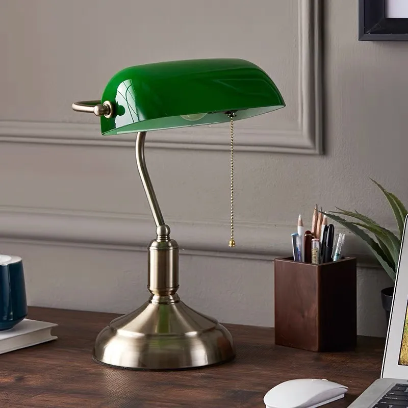 Nostalgic Vintage Table Lamp