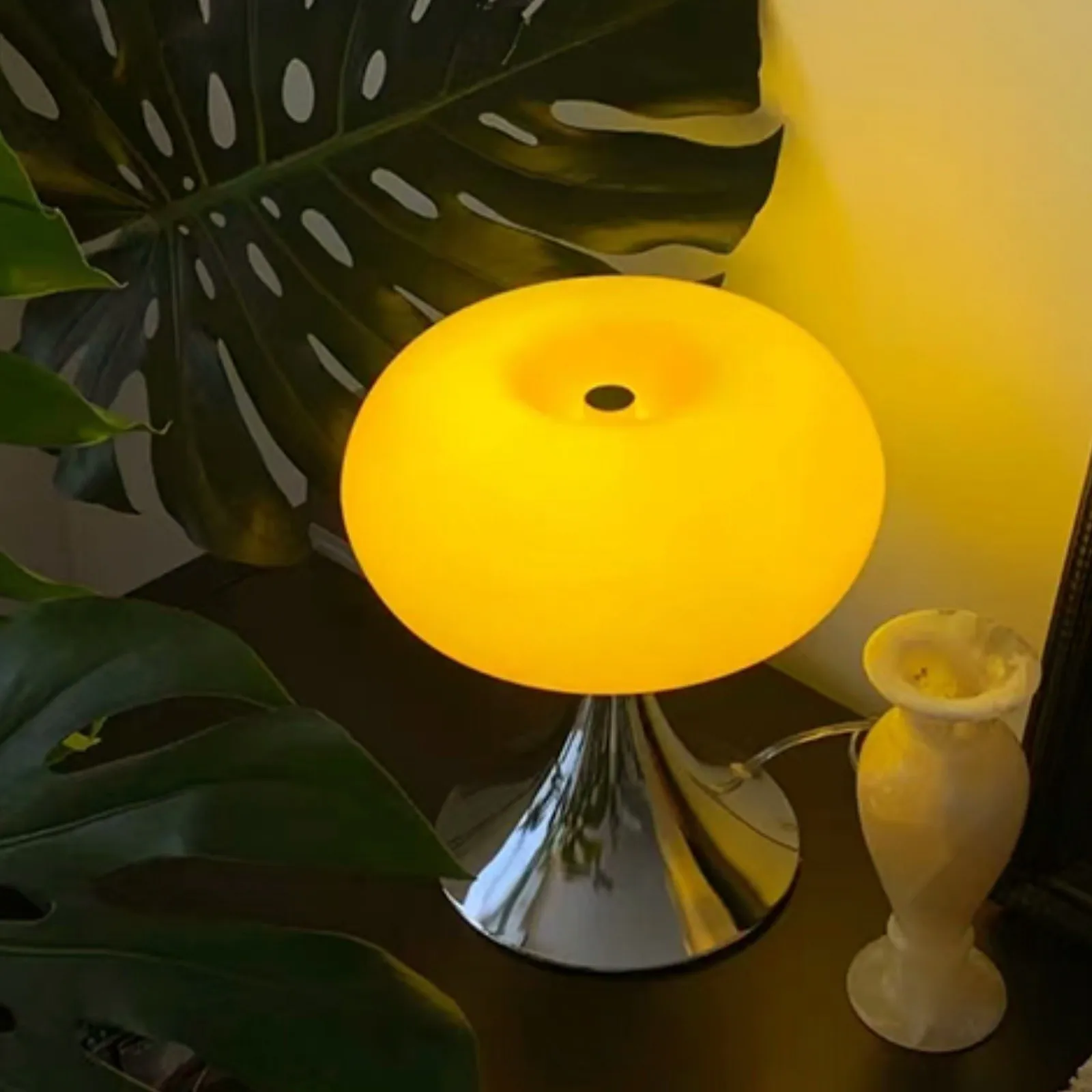 Lollora Bauhaus Apple Glass Table Lamp — Modern Desk & Bedside S171