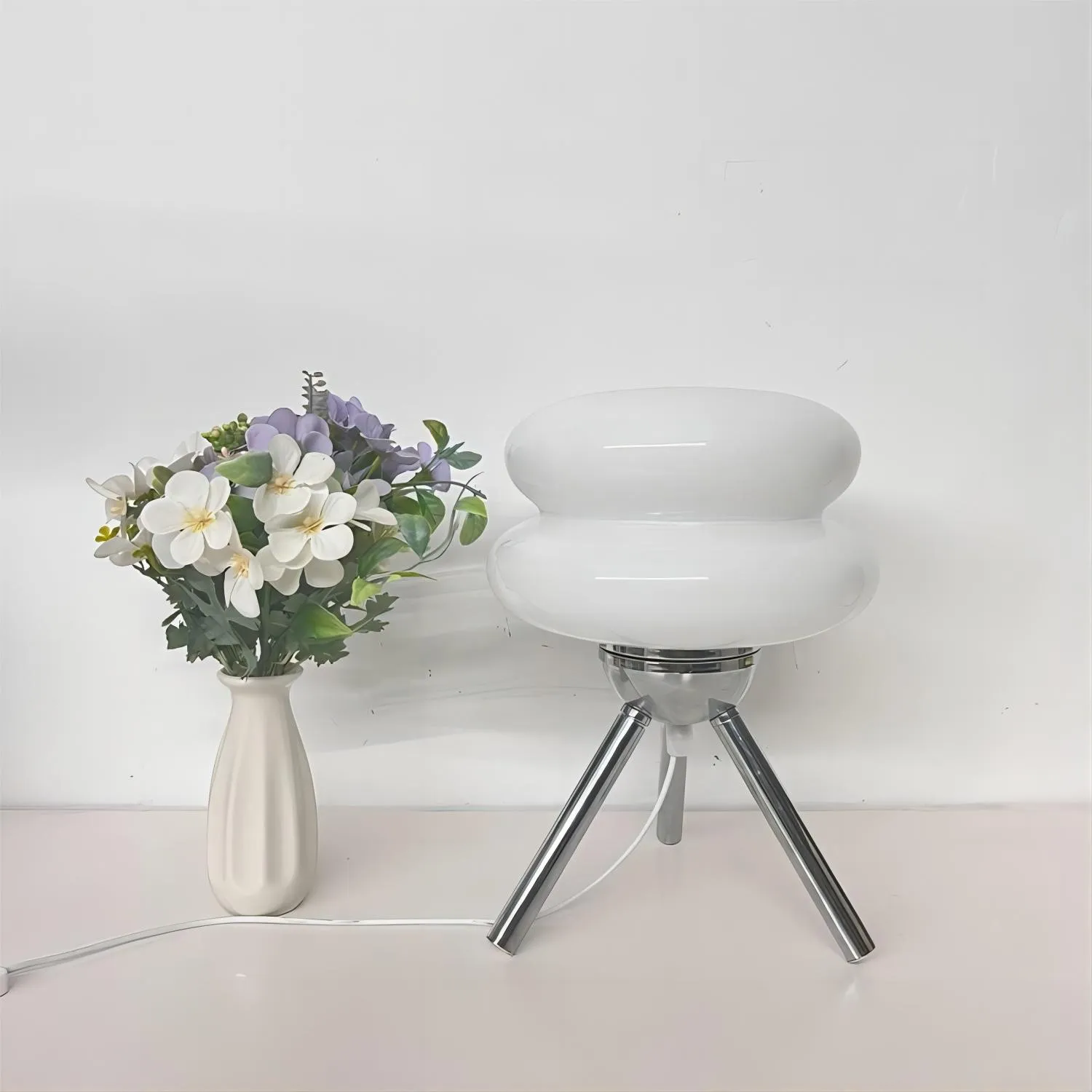 Lollipop Bauhaus Tripod Glass Table Lamp S26