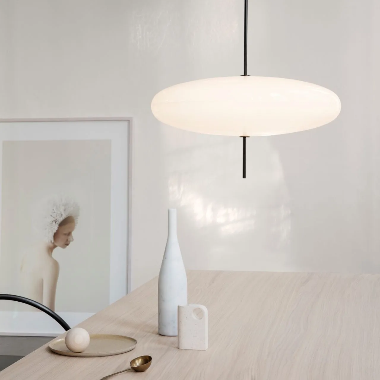 Modern Oval Pendant Light – Metal and Acrylic Pendant Lamp for Living Room