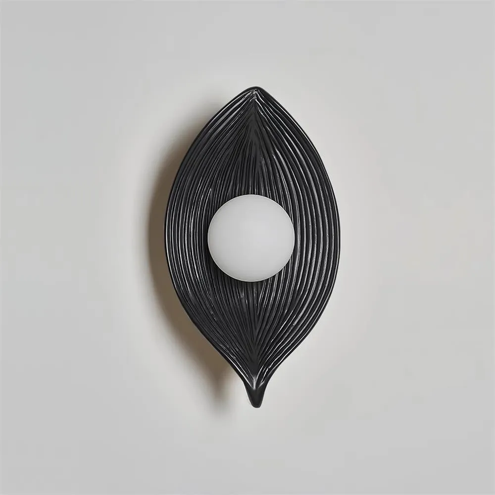 Contemporary Nordic Leaf Resin Wall Light M268