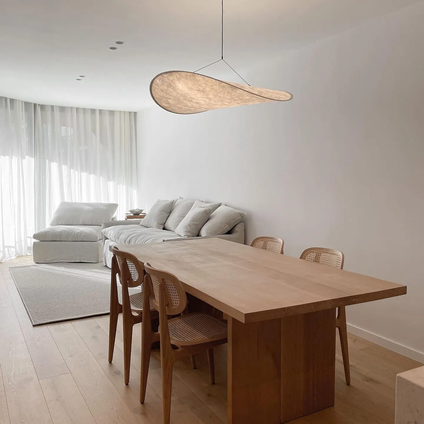Tense Pendant Lamp - Contemporary Silk Design for Dining Area S51