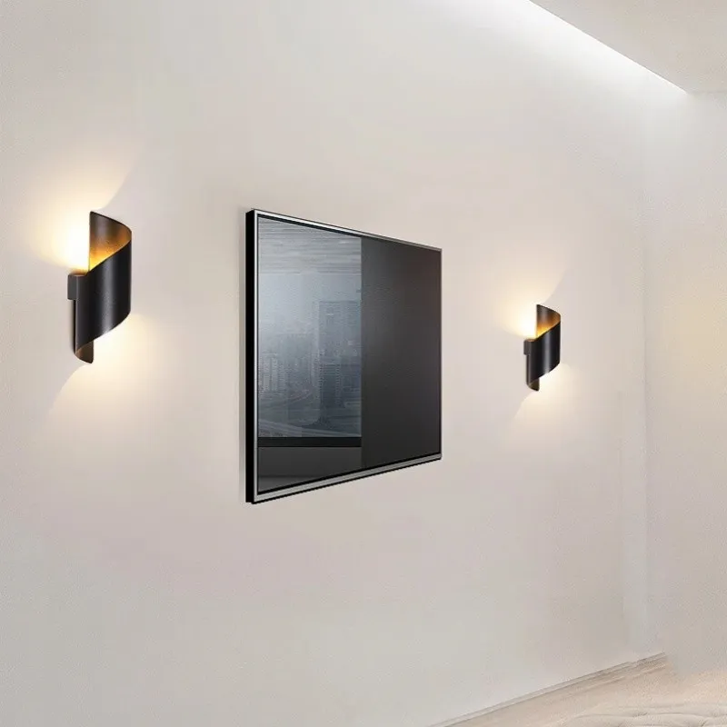 Modern Curl Twisted LED Wall Light M38