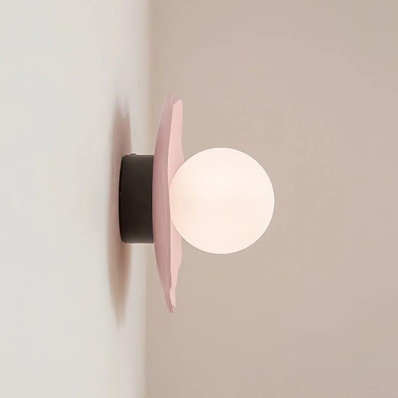 Nordic Flower Shape Wall Lamp M106