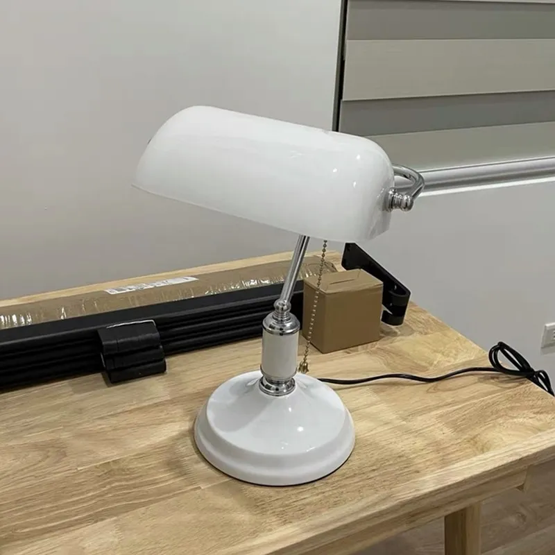 Nostalgic Vintage Table Lamp