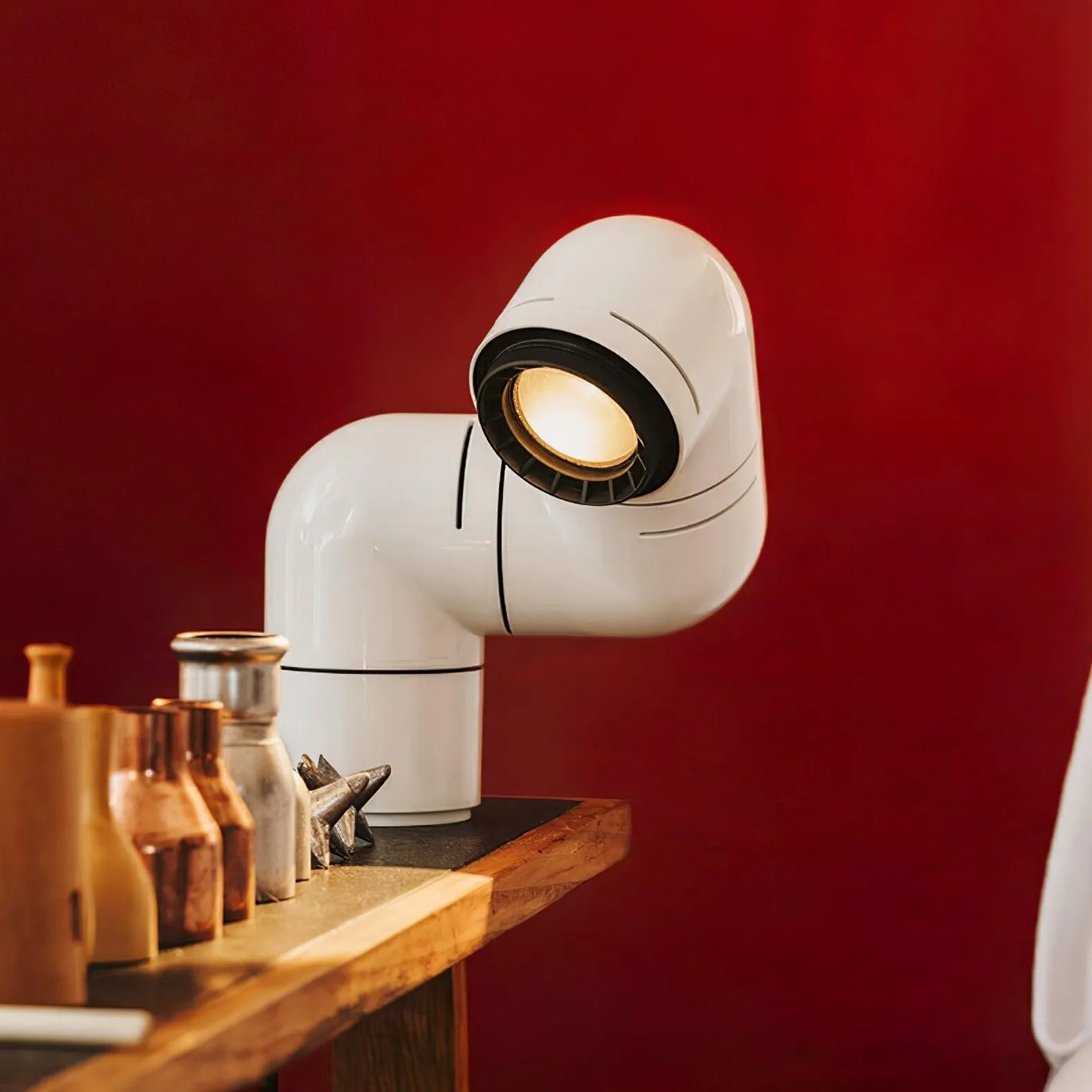 Red Tubular Table Lamp Suitable For Bedroom M504