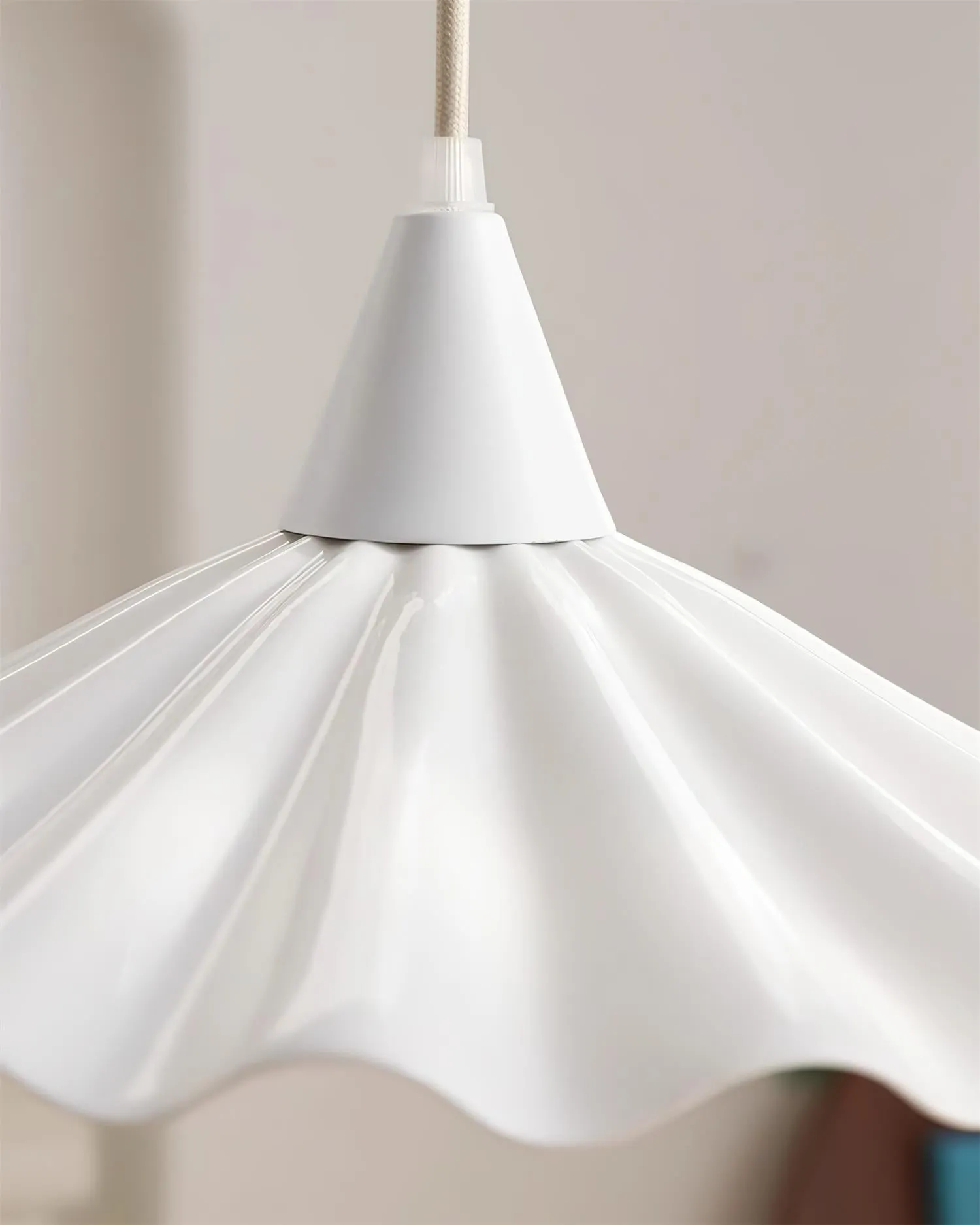 Ruffles Pendant Lamp P016