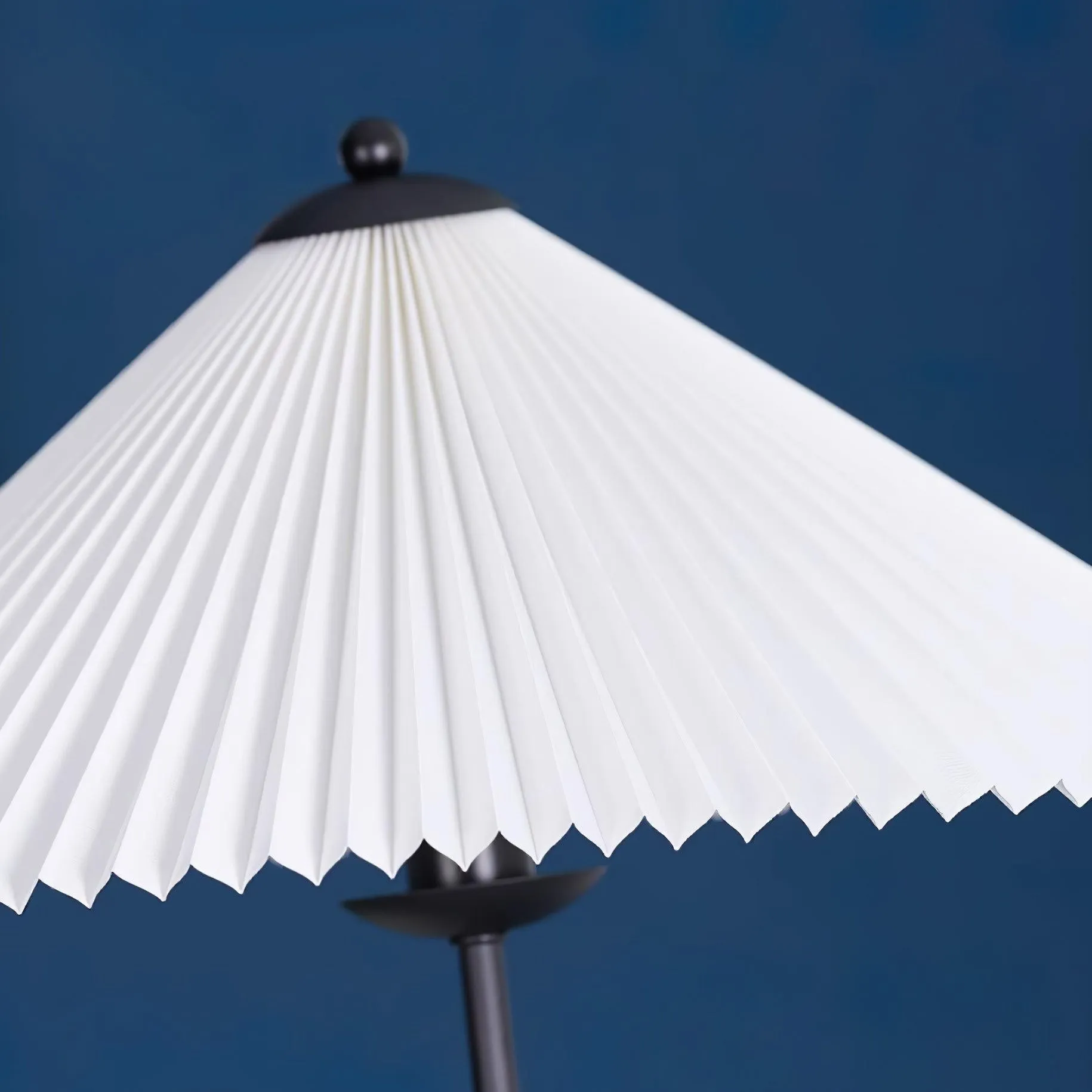 Waveform Exclusive Floor Lamp 17″- 59″ M96
