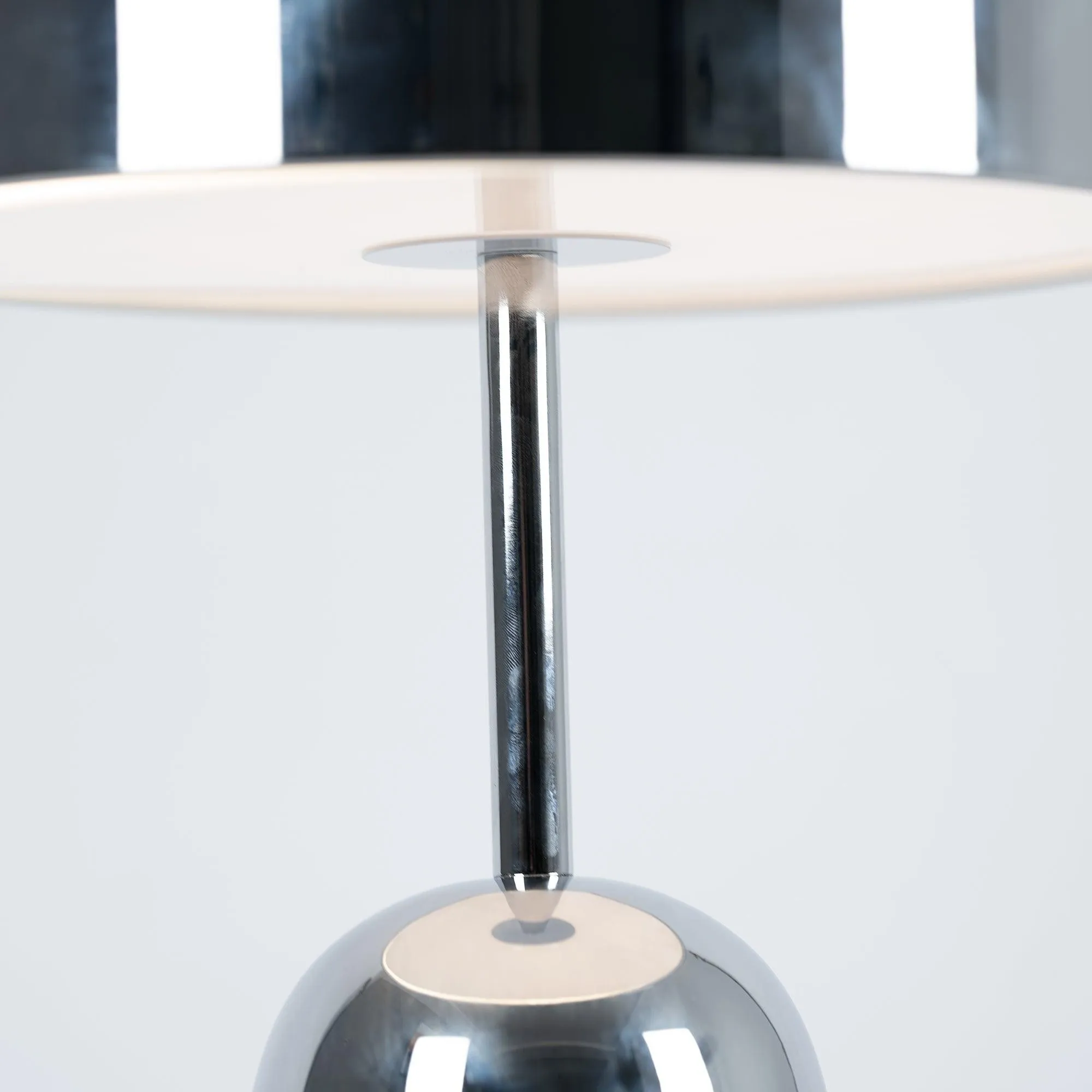 Bell Table Light T041